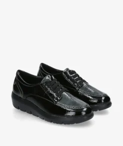 Zapatos confort Amarpies 29308 en charol negro