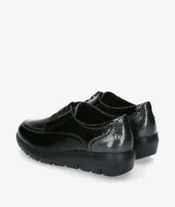 Zapatos confort Amarpies 29308 en charol negro